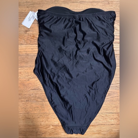 Good American Strapless Ruched One Piece - Picture 6 of 8